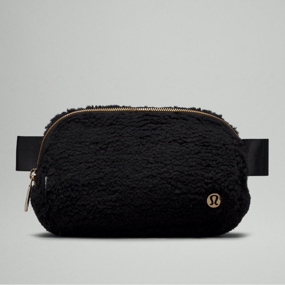 Lululemon Sherpa Belt Bag